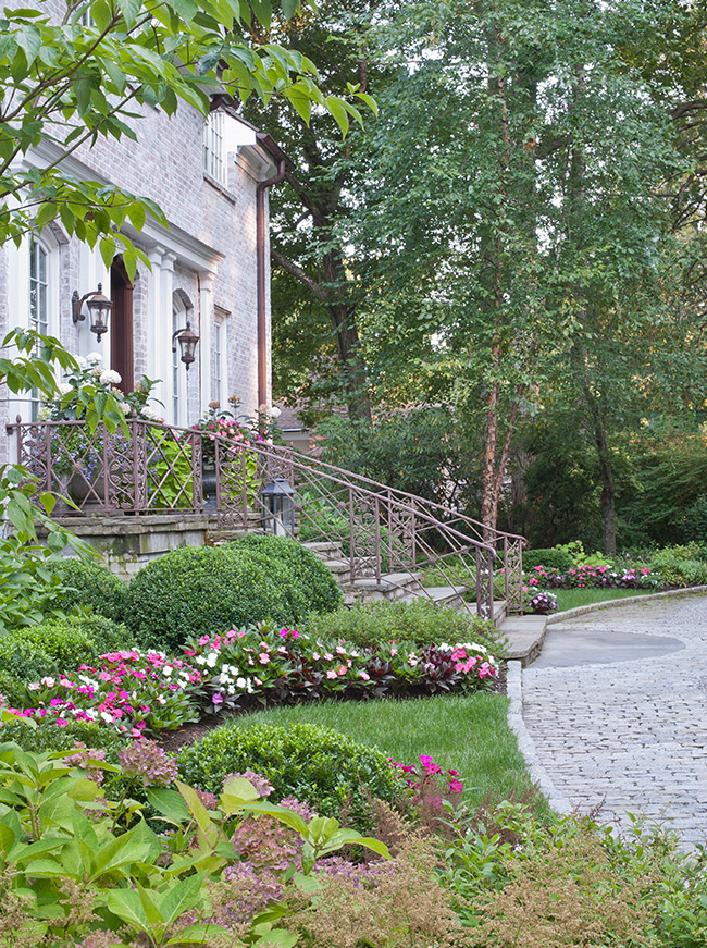 The LaurelRock Company - Residential Landscaping in CT - Back Country Manor - Front Garden