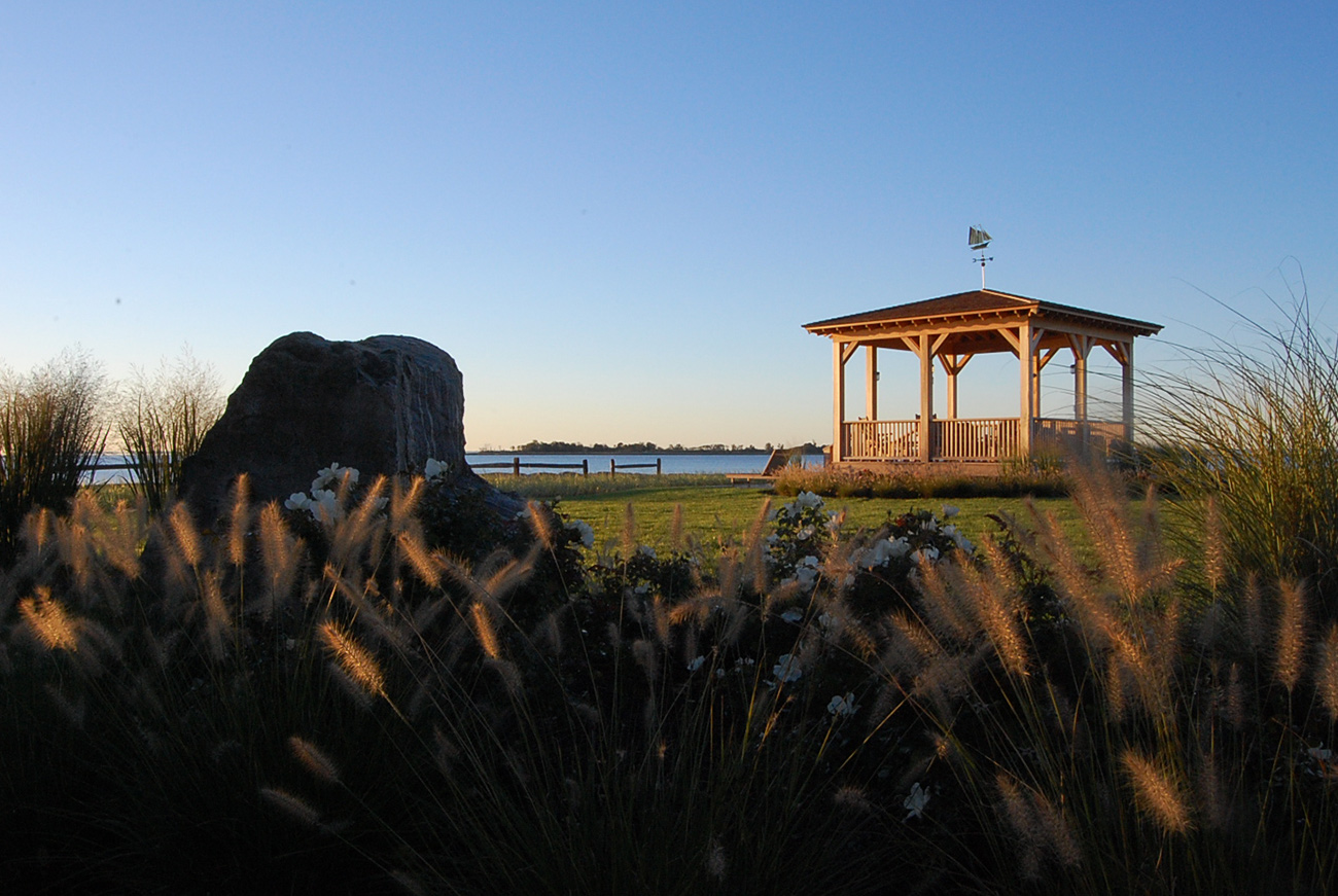 The LaurelRock Company - Residential Landscaping in CT - Bluff Point - Pergola