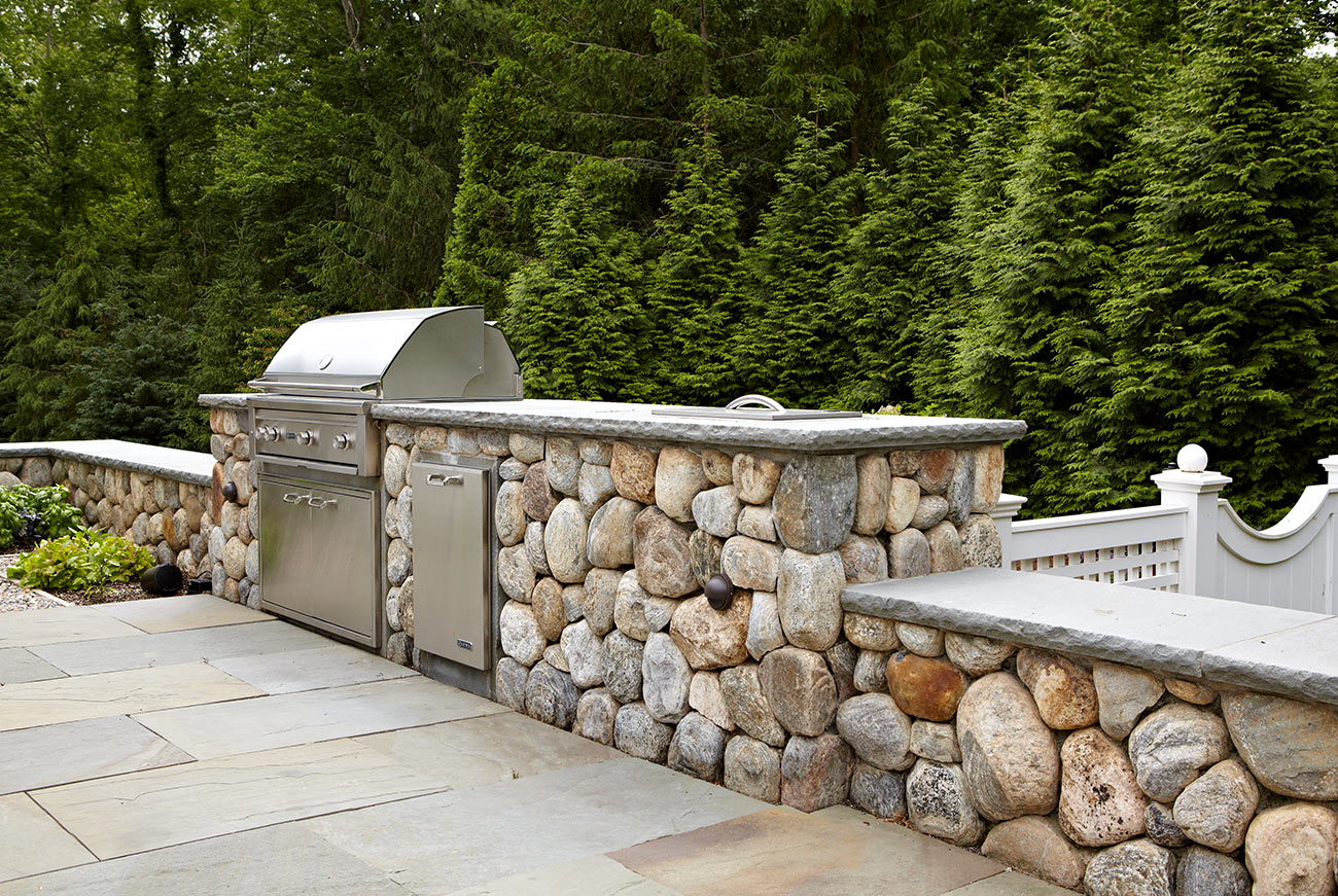 The LaurelRock Company - Residential Landscaping in CT - Hollow Tree Ridge - Outdoor Kitchen